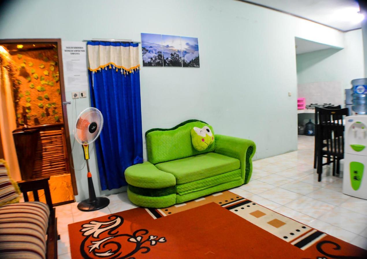 Homestay Sembiring Богор Экстерьер фото